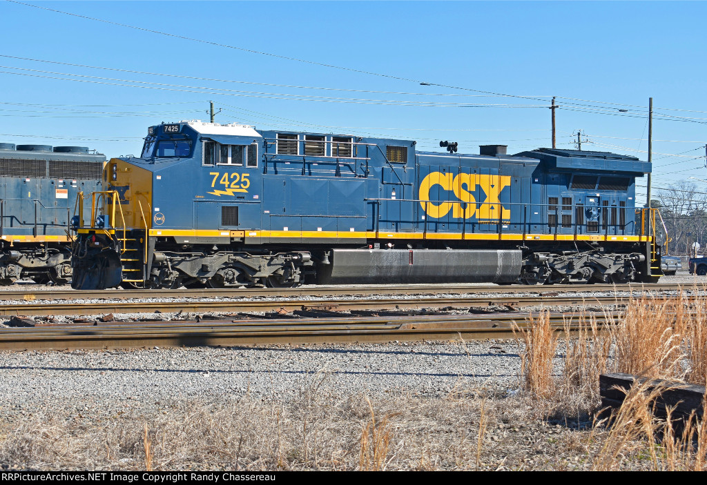 CSXT 7425